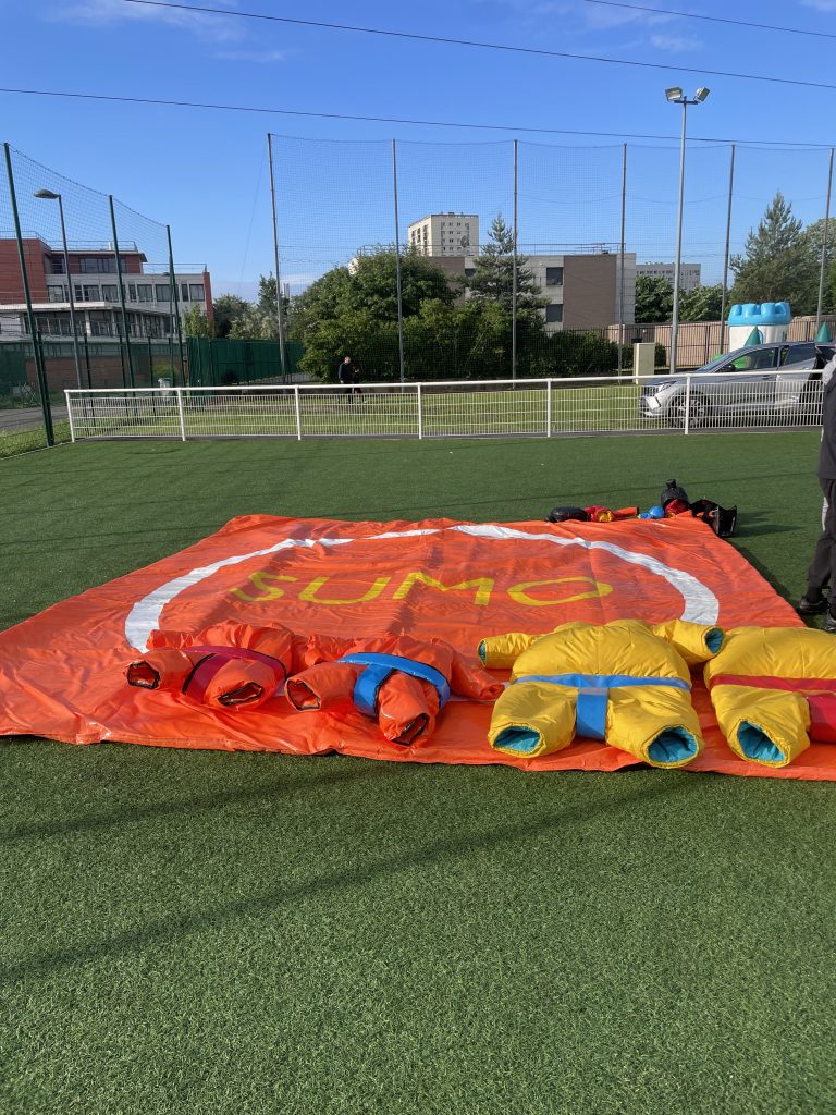 Jeu sumo en mousse pour animer fêtes et événements, disponible en Seine-et-Marne (77)