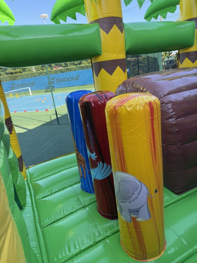 Structure gonflable décor animaux Safari World pour animation extérieure