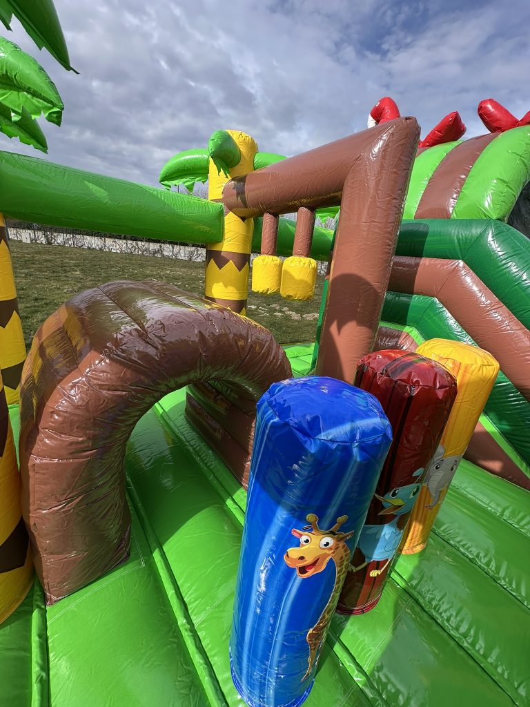 Structure gonflable Safari World, aire de jeu sécurisée pour événements